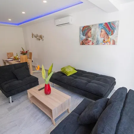 Kato 1br Near Harbour/beach/sea דירה