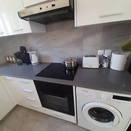 Kato 1br Near Harbour/beach/sea Apartamento Paphos