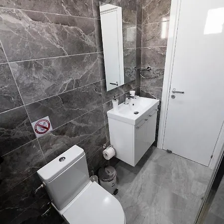 Kato 1br Near Harbour/beach/sea * פאפוס