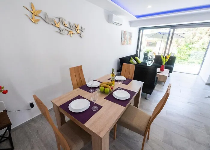 Kato 1br Near Harbour/beach/sea Apartamento Paphos